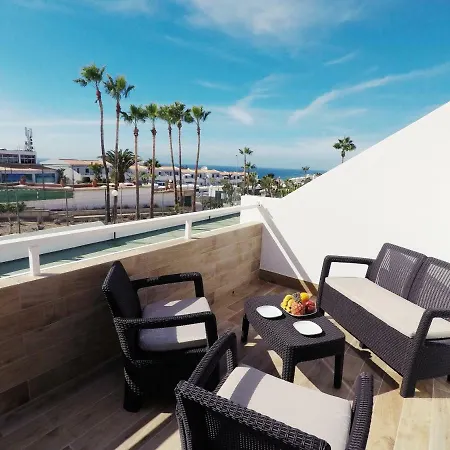 Coral Apartment *